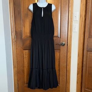 Evereve Black Maxi Casual Dress Sleeveless Pullover Smocked Keyhole Size Large